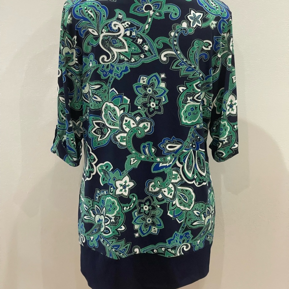 Charter Club M Petite Navy Patterned Blouse‎ with Cuffed Sleeves and Stretch - Picture 5 of 7